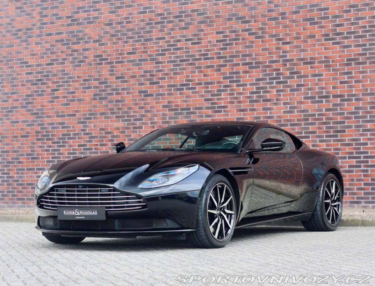 2020 Aston Martin DB11 - 13