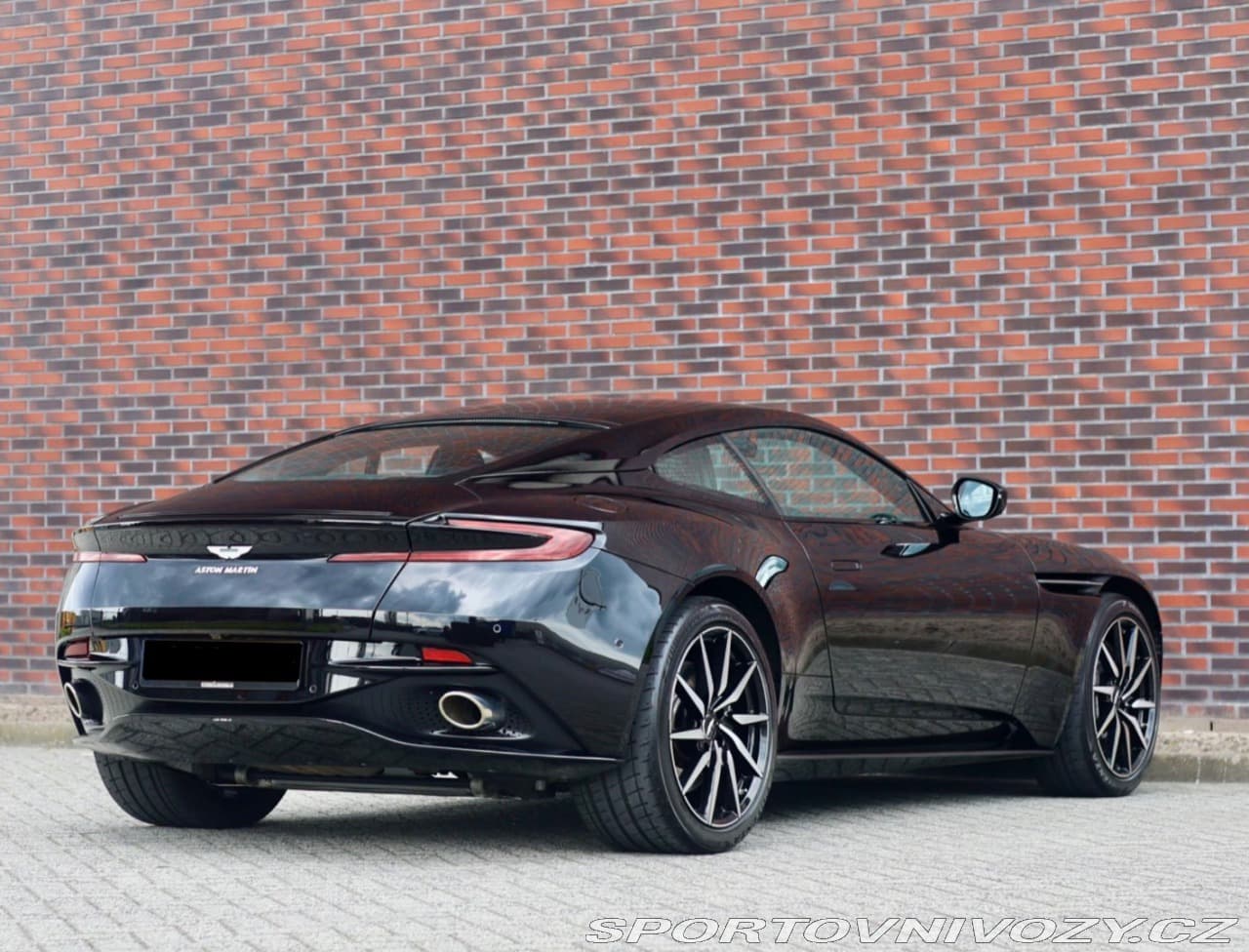 2020 Aston Martin DB11 - 14