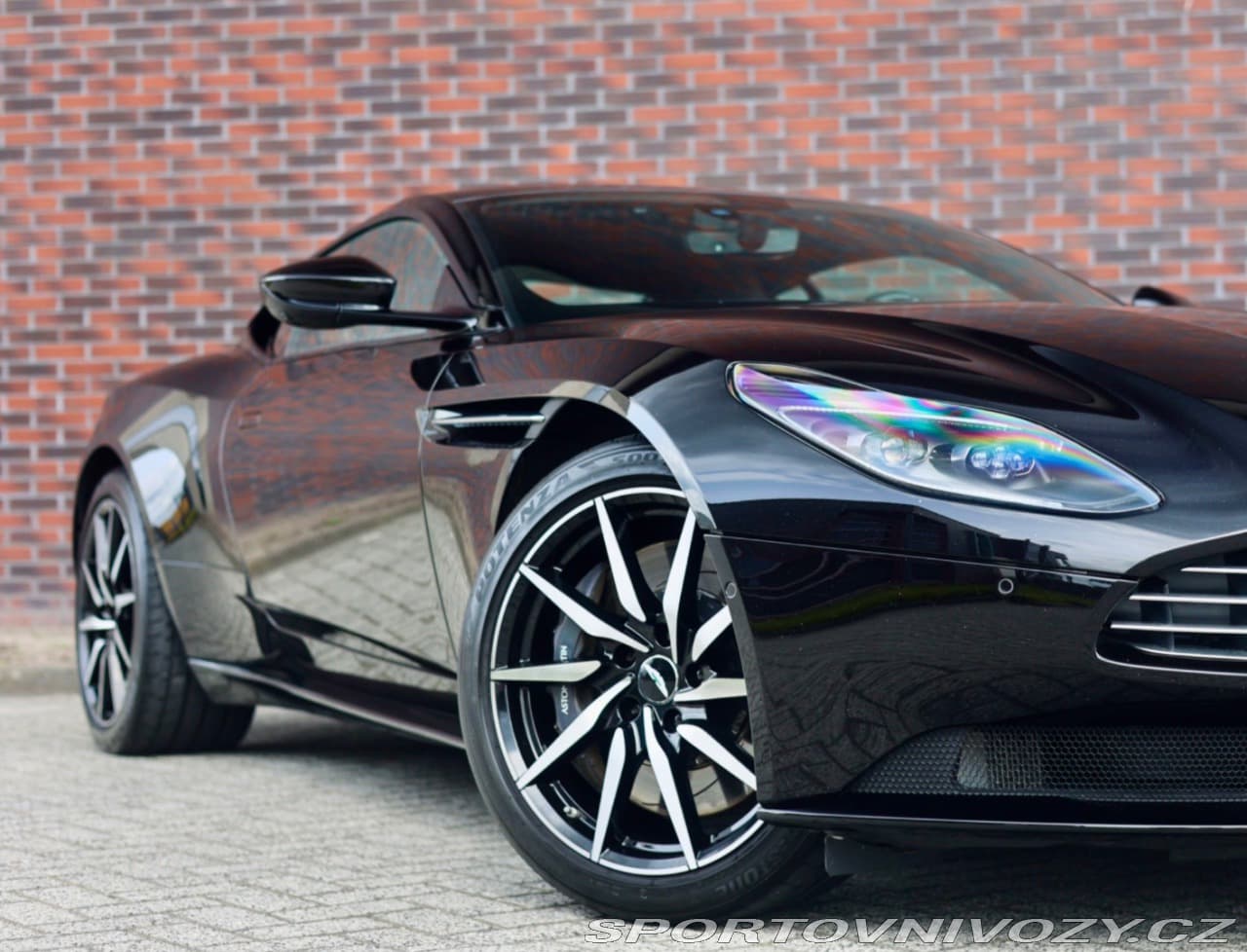 2020 Aston Martin DB11 - 3