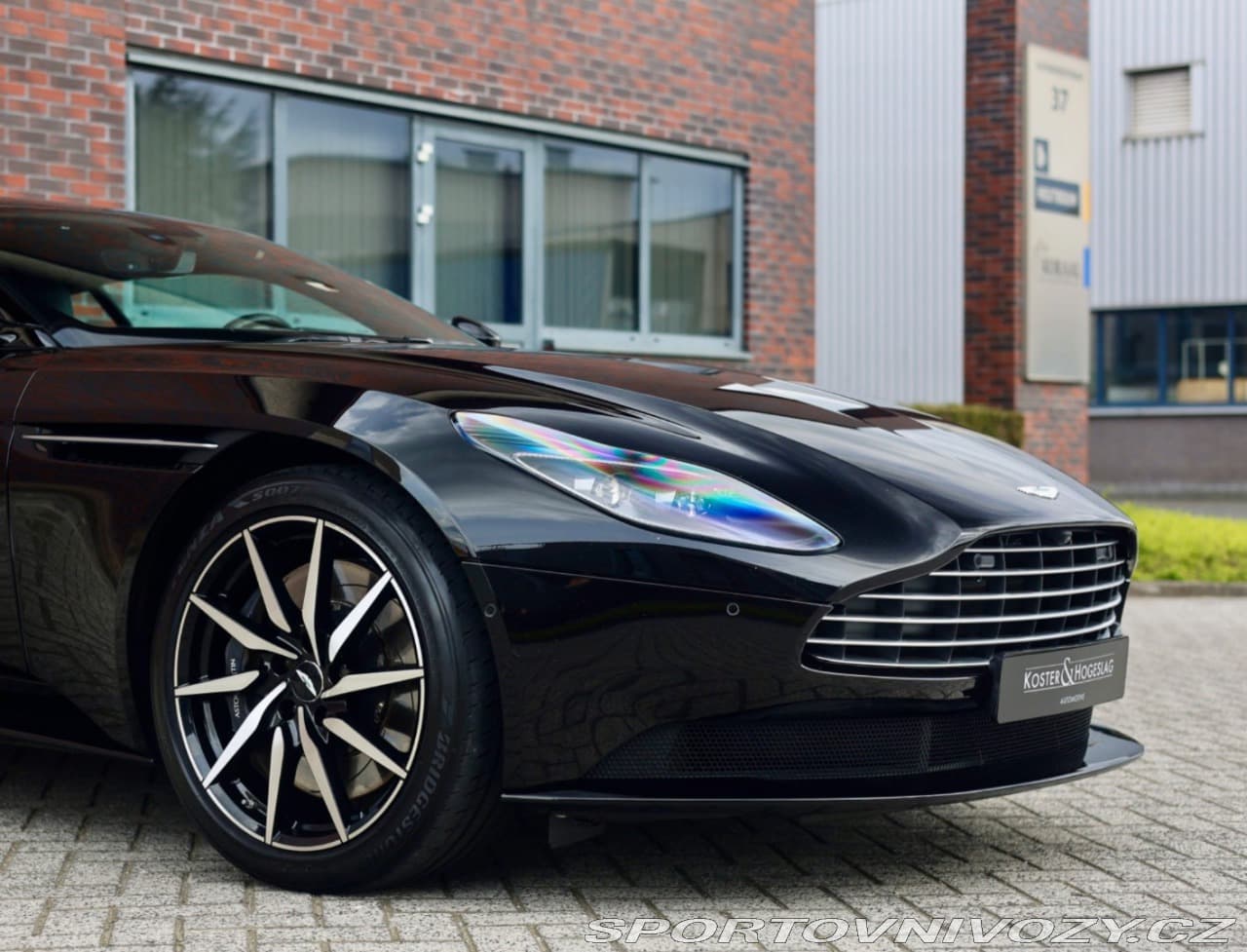 2020 Aston Martin DB11 - 5
