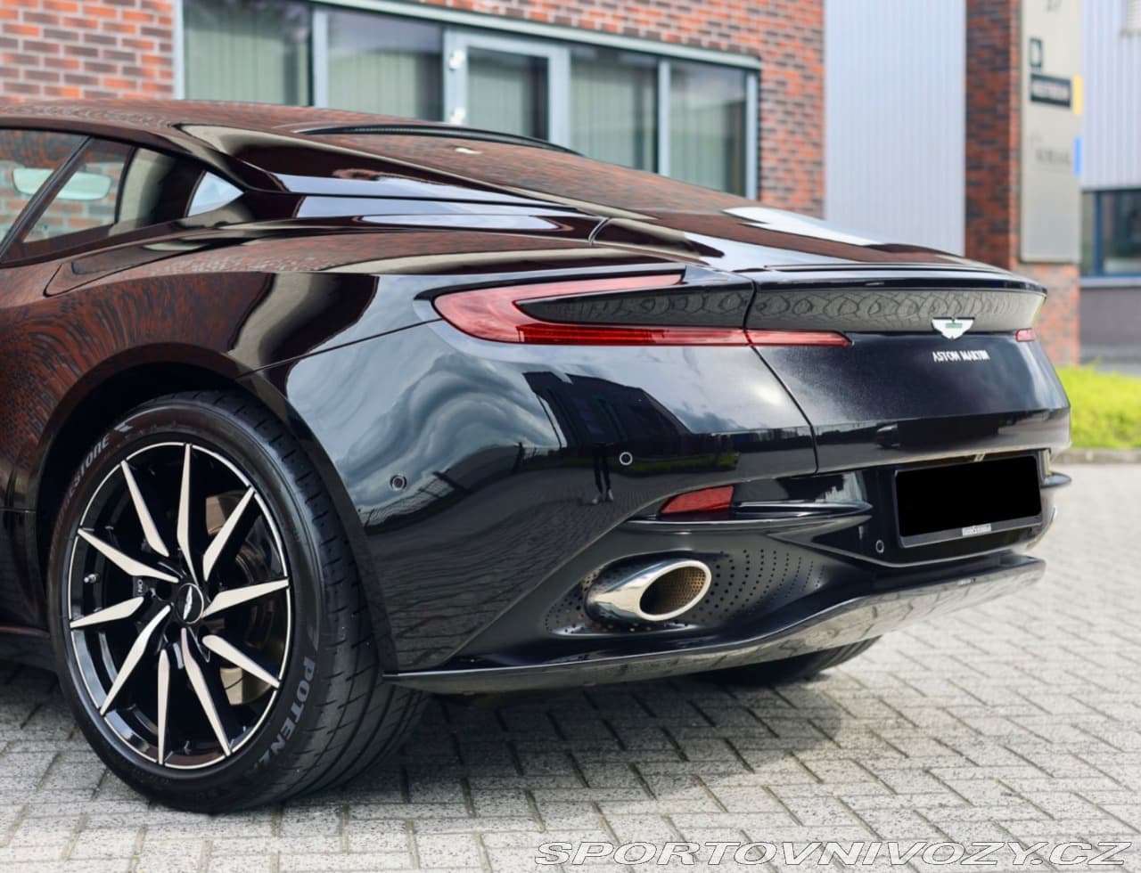 2020 Aston Martin DB11 - 7