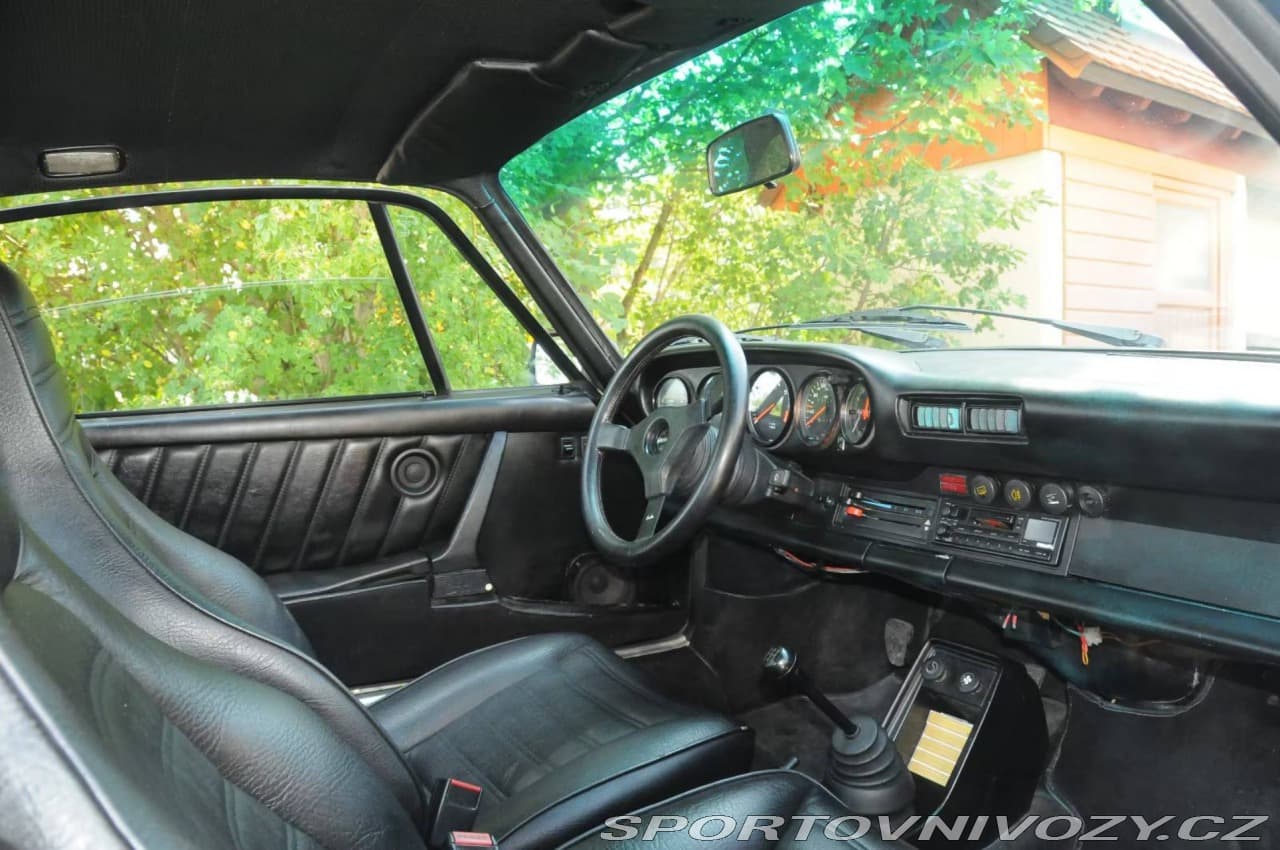 1982 Porsche 911 - 12