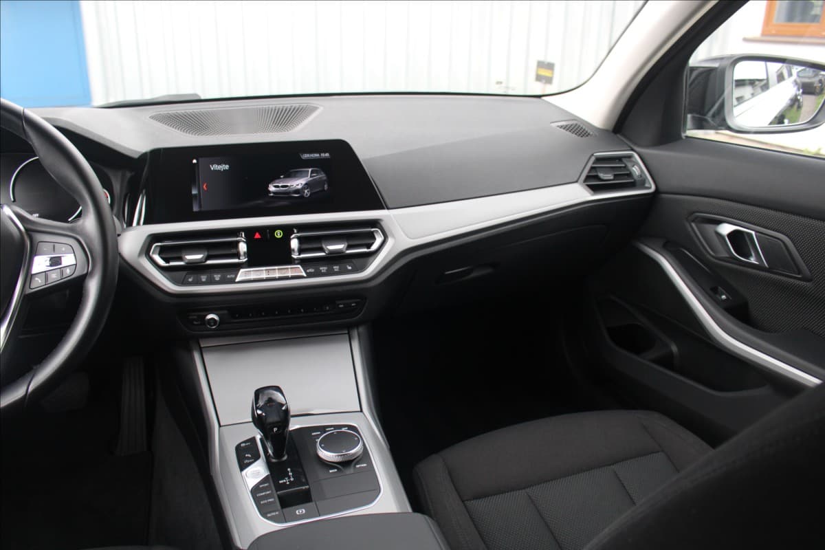 BMW 3-SERIES - 16