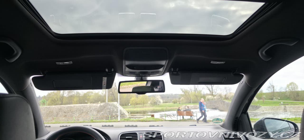 2009 Volkswagen GOLF - 12