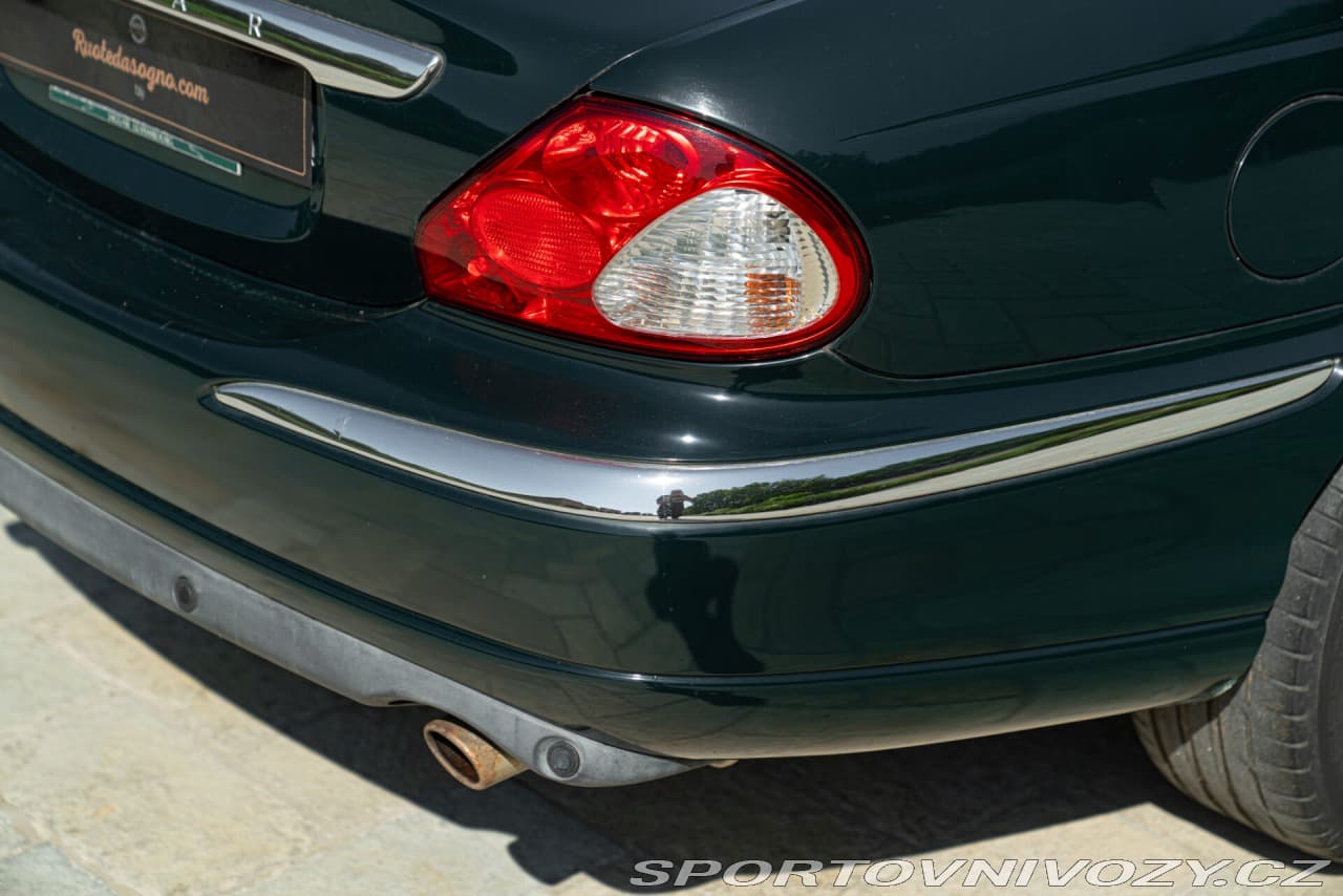 2002 Jaguar X-TYPE - 12