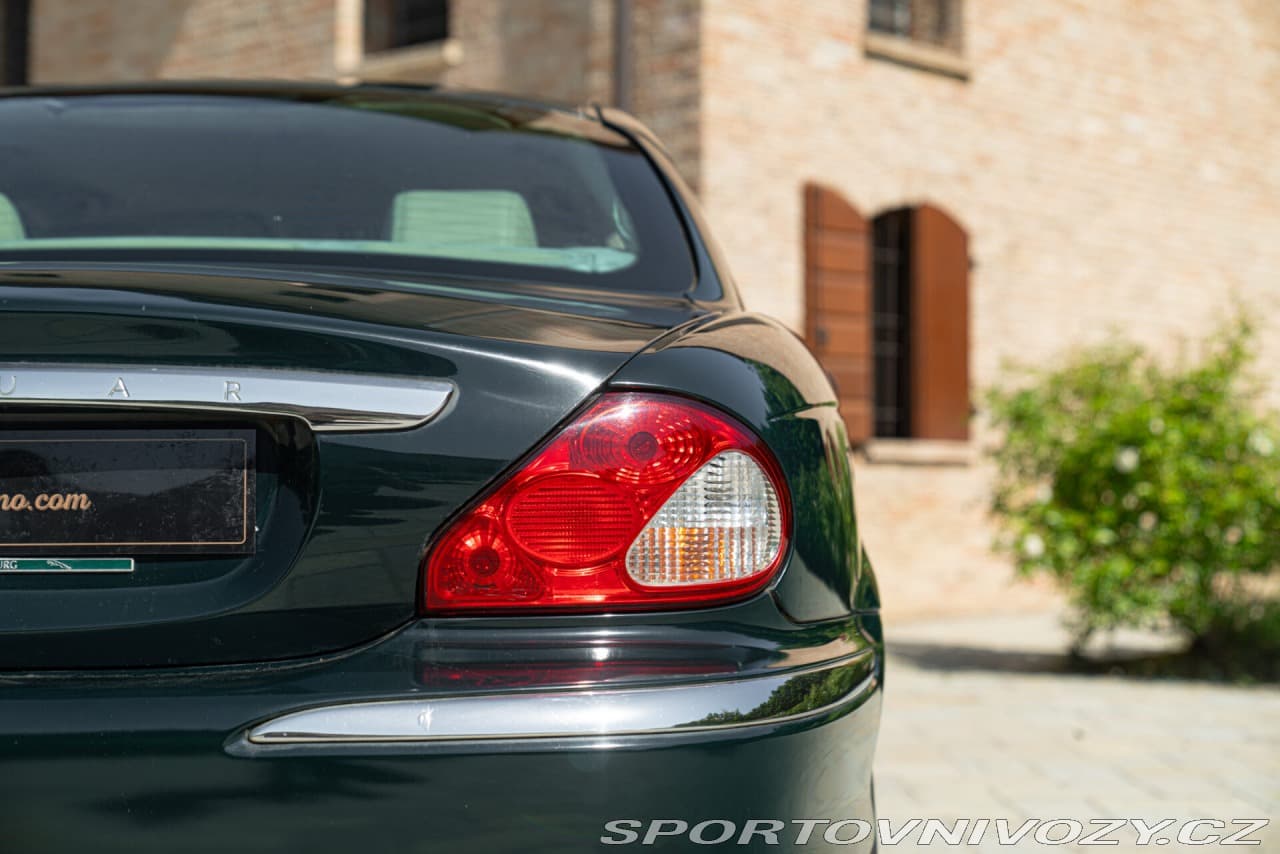 2002 Jaguar X-TYPE - 19