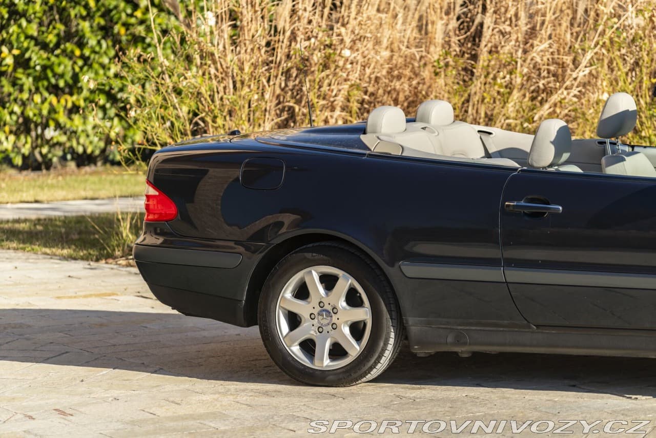2002 Mercedes-Benz CLK - 16