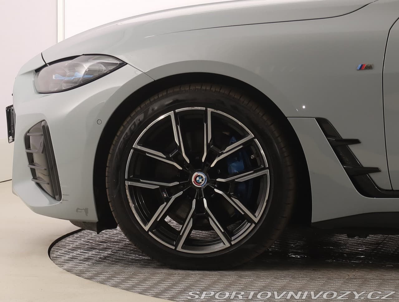 2022 BMW i4 - 15