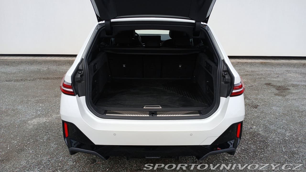2024 BMW I5 - 19