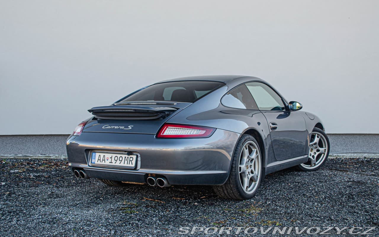 2005 Porsche 911 - 10