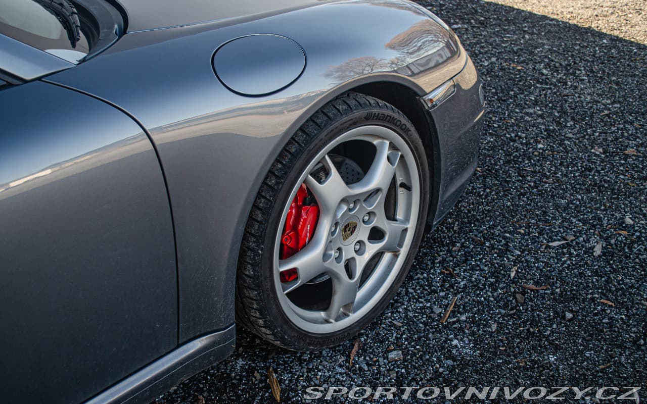 2005 Porsche 911 - 13