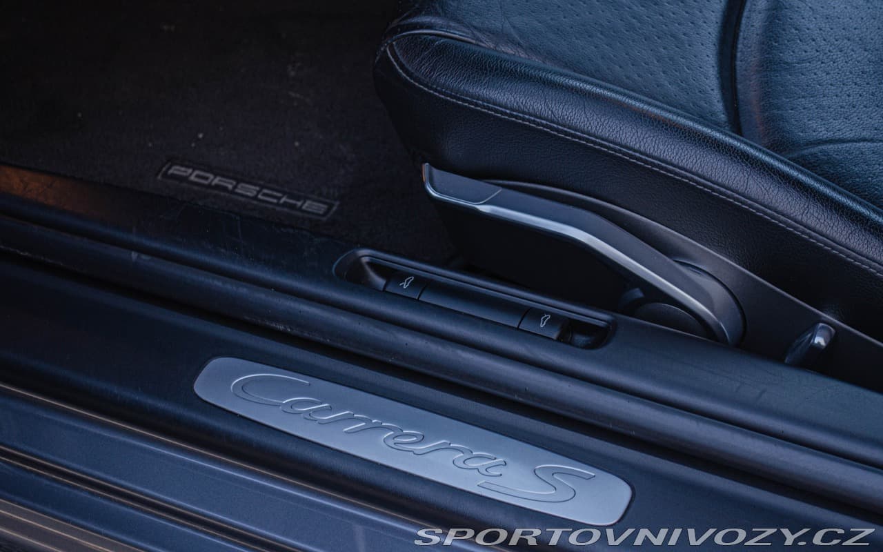 2005 Porsche 911 - 17