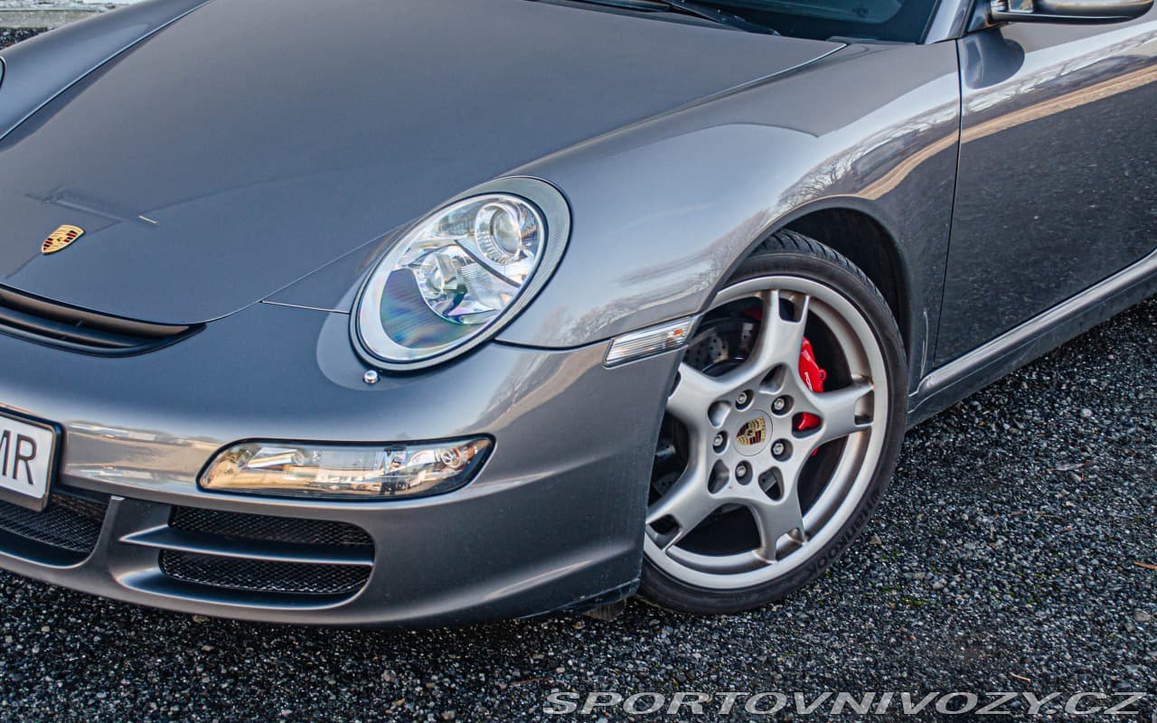 2005 Porsche 911 - 2