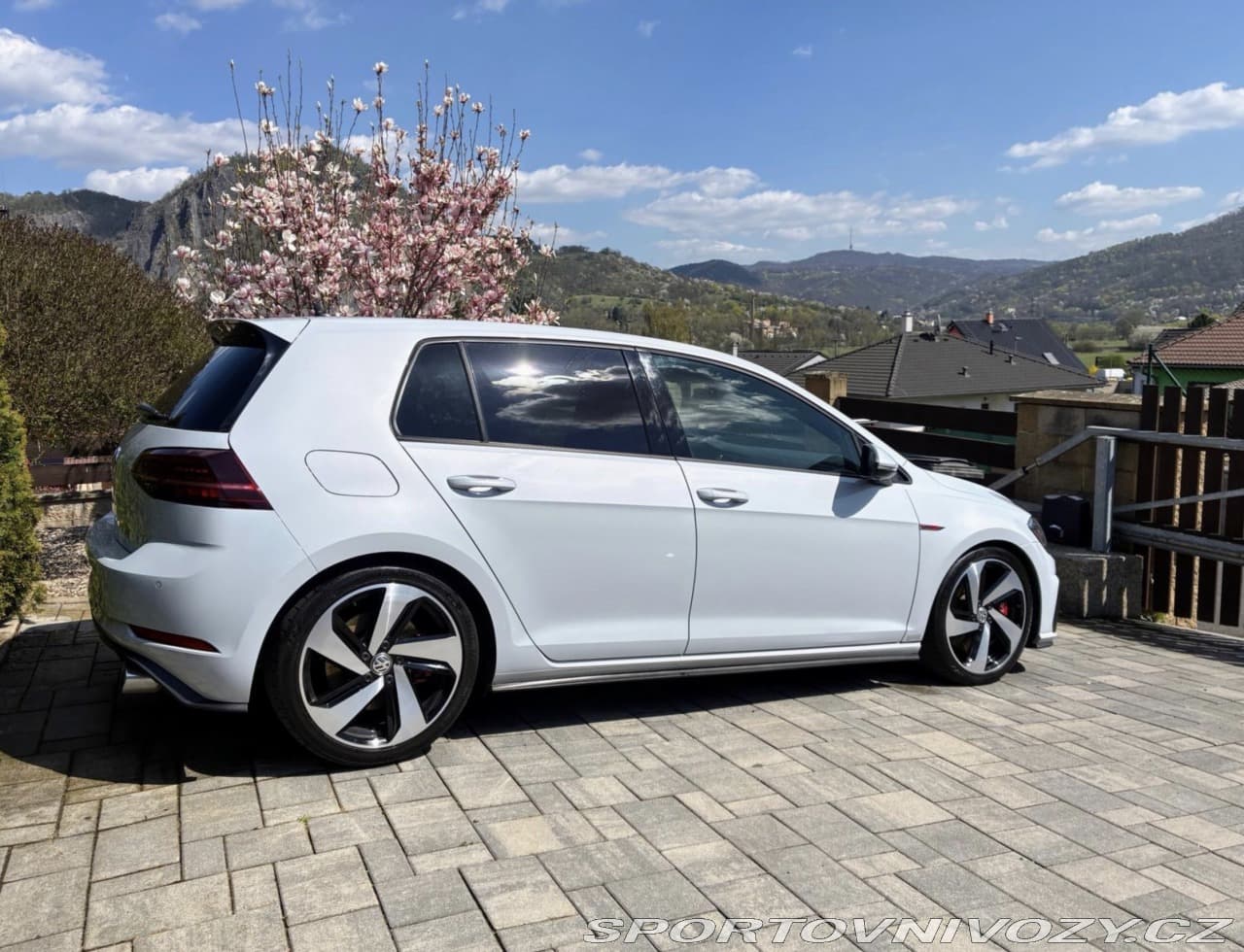2018 Volkswagen GOLF - 3