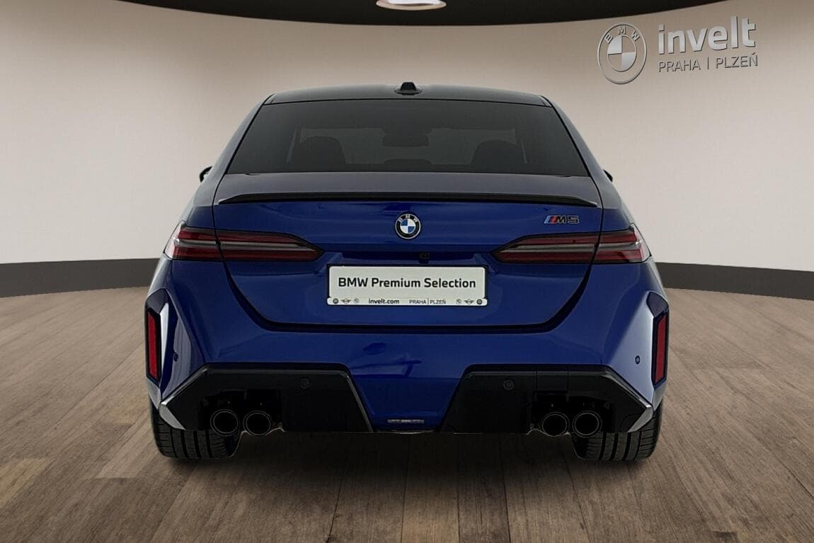 2025 BMW M5 - 4