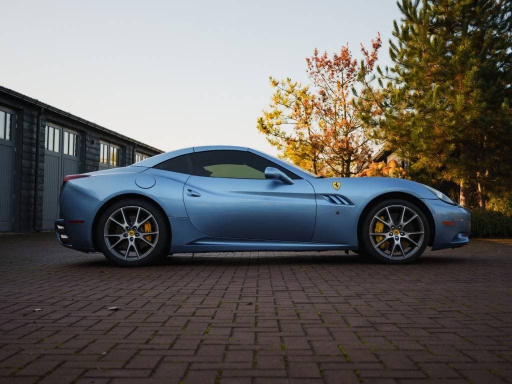 2010 Ferrari CALIFORNIA - 10