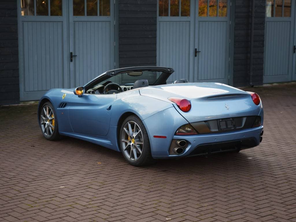 2010 Ferrari CALIFORNIA - 15