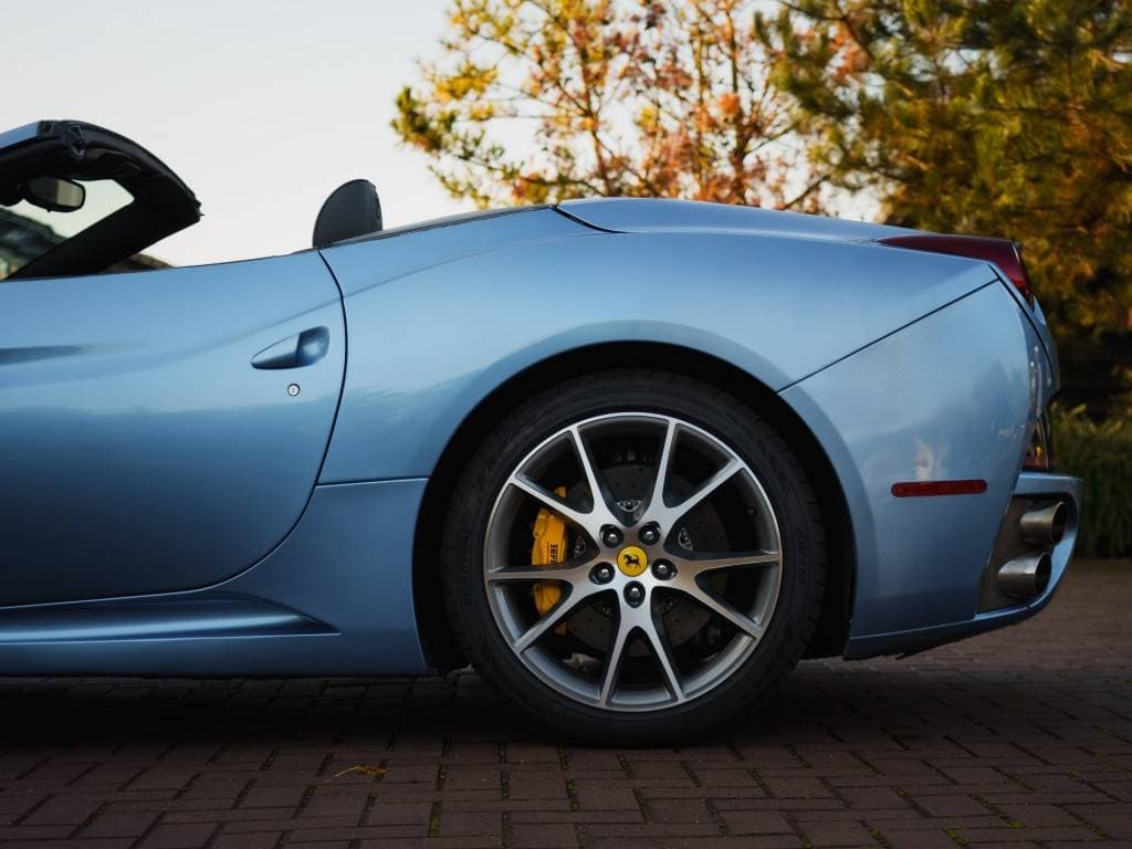 2010 Ferrari CALIFORNIA - 19