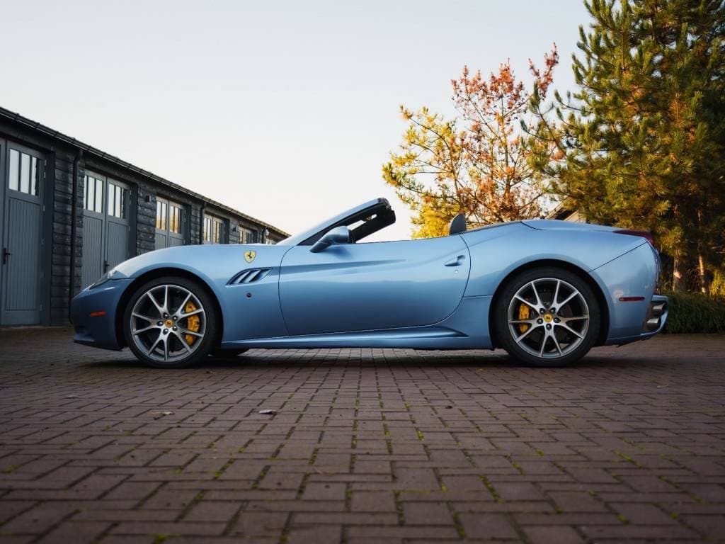 2010 Ferrari CALIFORNIA - 8