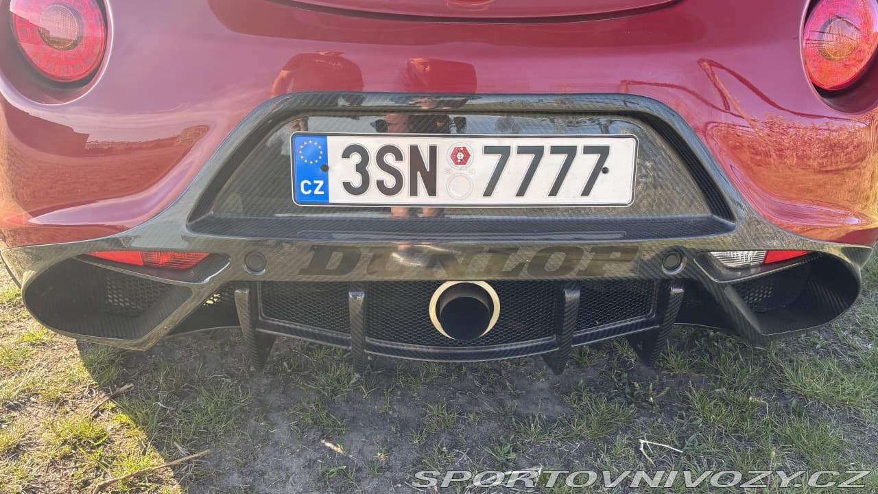 2015 Alfa Romeo 4C - 13