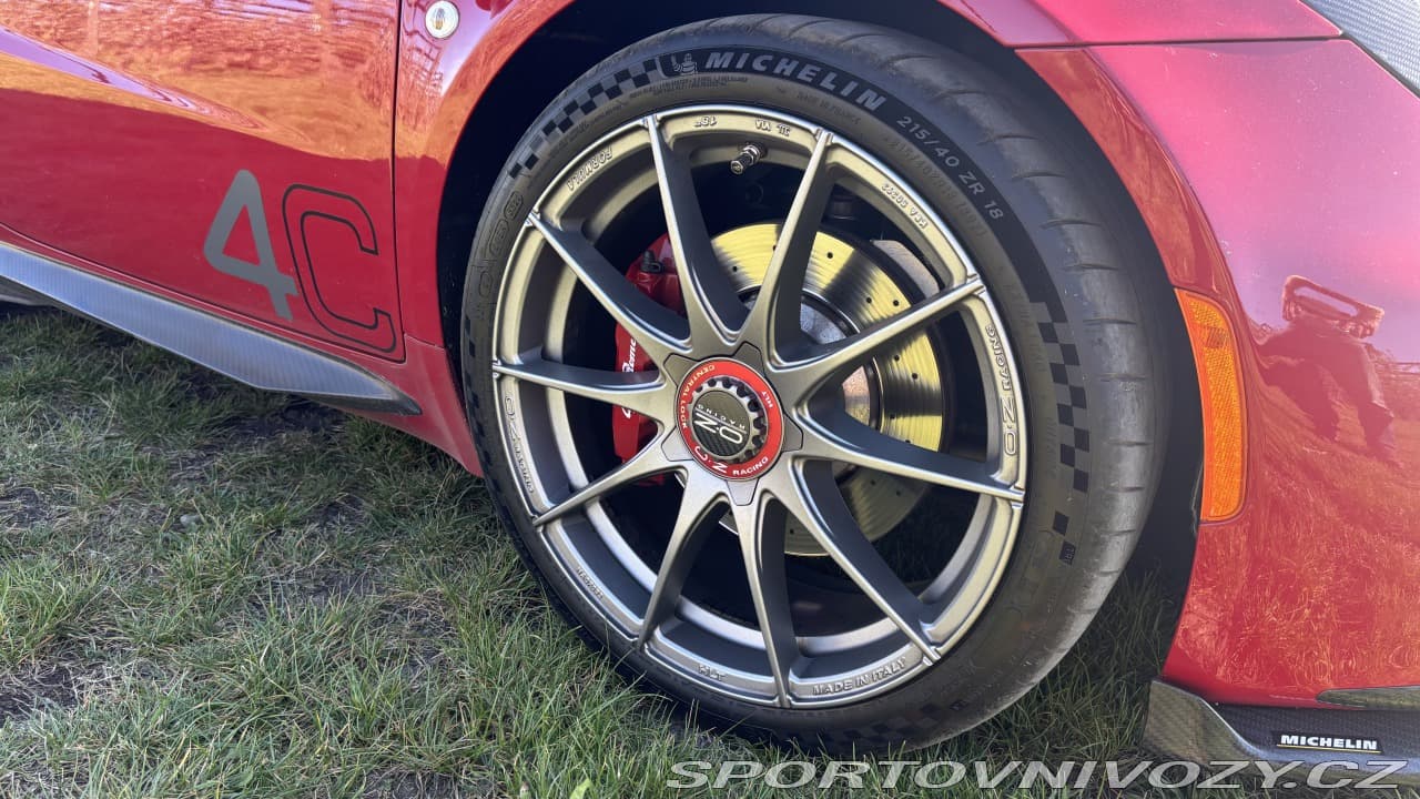 2015 Alfa Romeo 4C - 16
