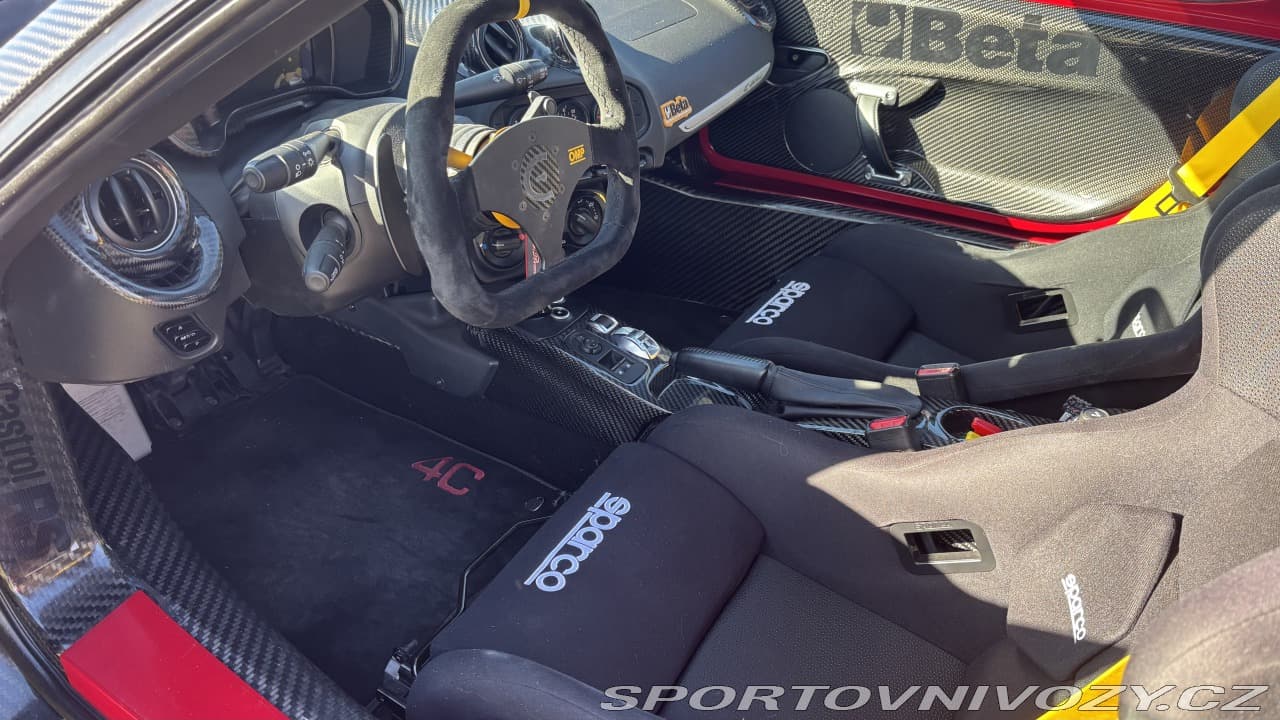 2015 Alfa Romeo 4C - 8