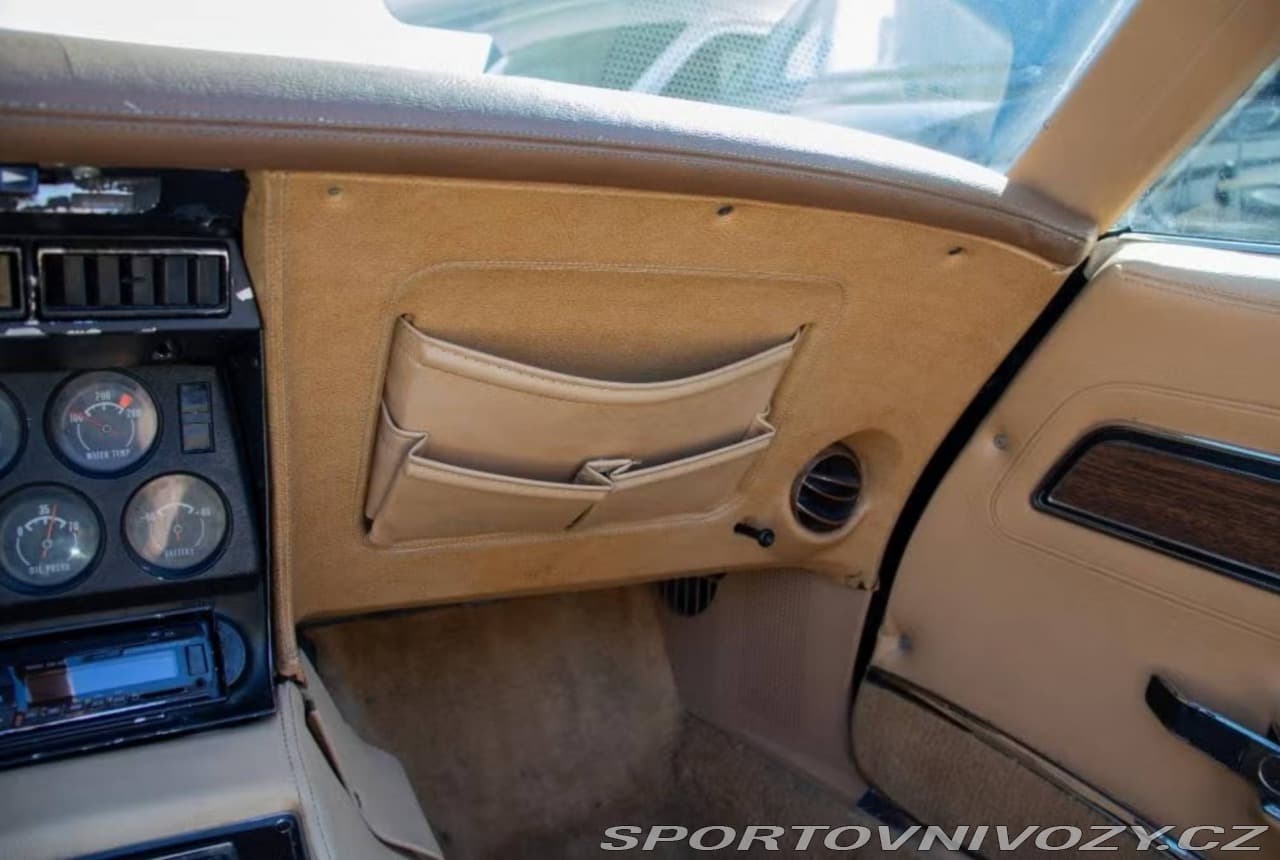 1976 Chevrolet CORVETTE - 18