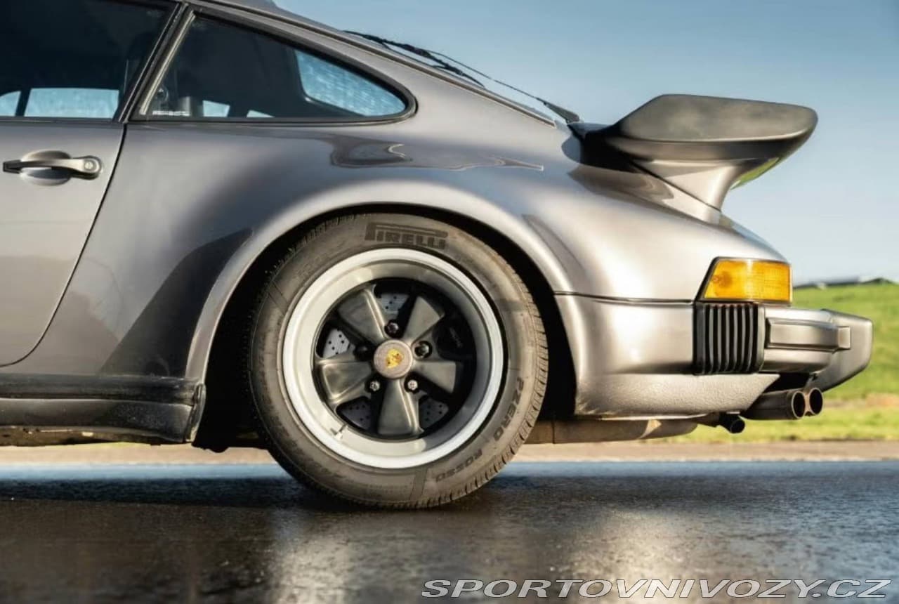 1985 Porsche 911 - 8