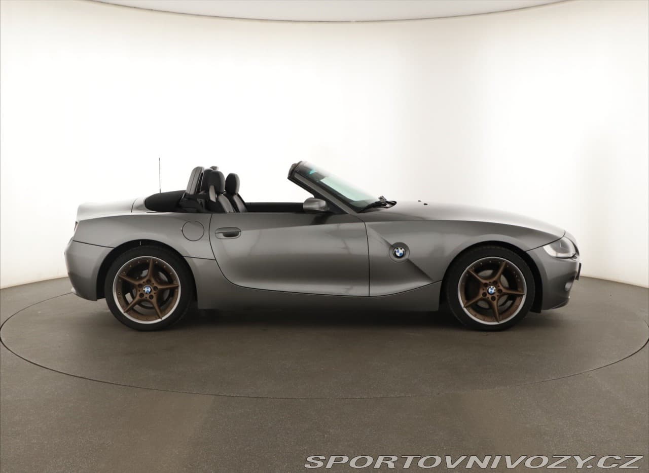2005 BMW Z4 - 6