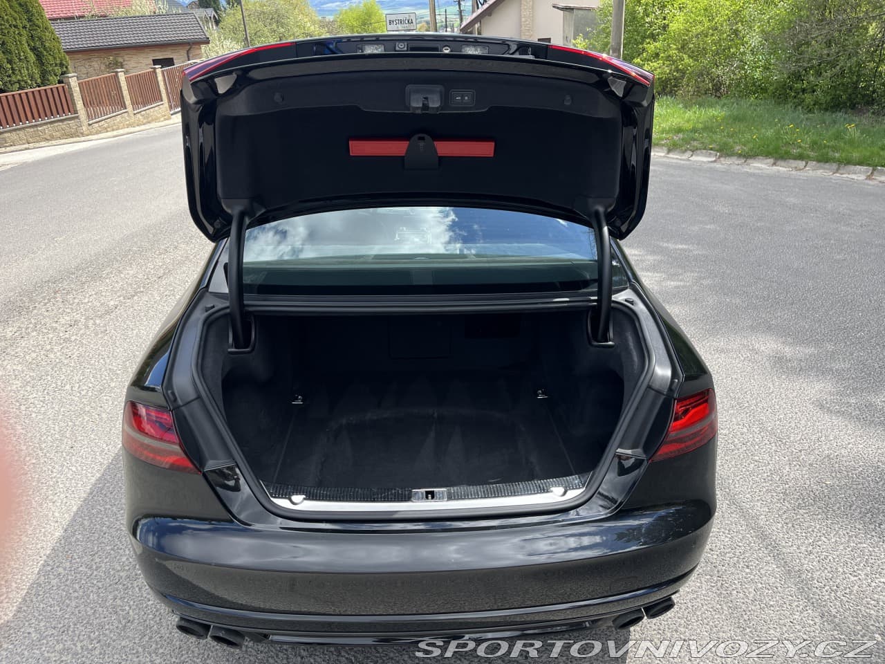 2017 Audi S8 - 19