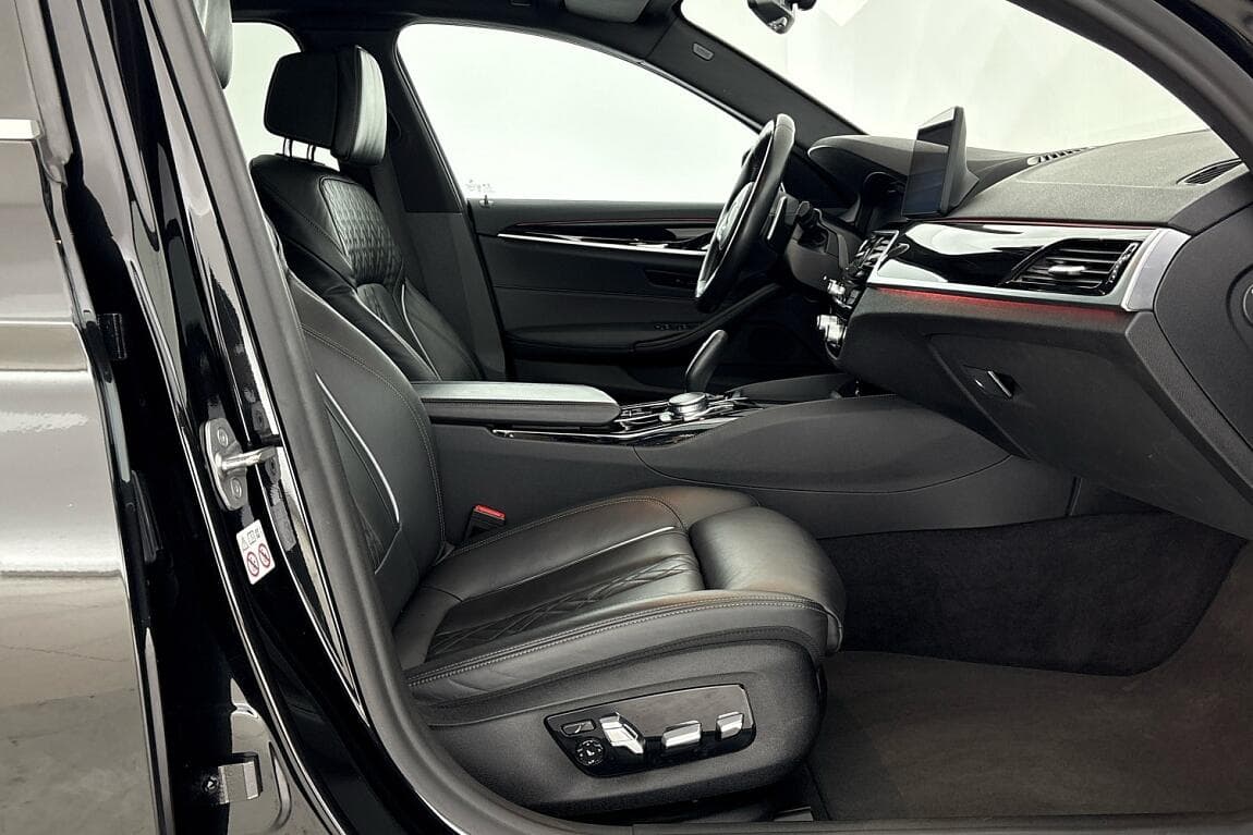 2021 BMW 5-SERIES - 12