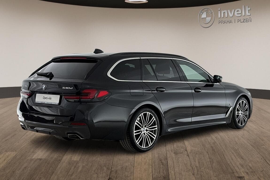 2021 BMW 5-SERIES - 3