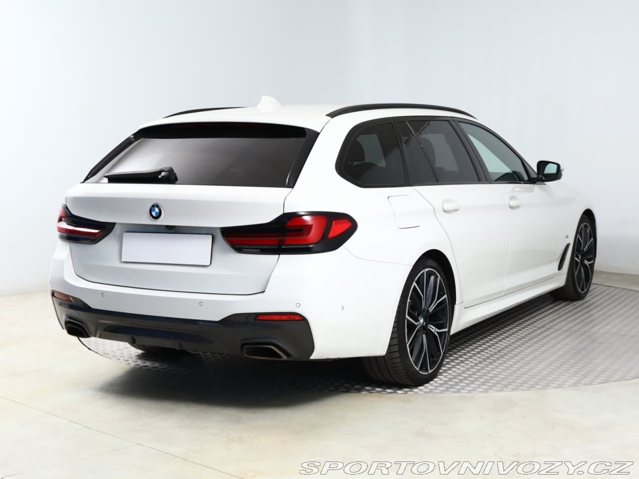 2021 BMW 5-SERIES - 5