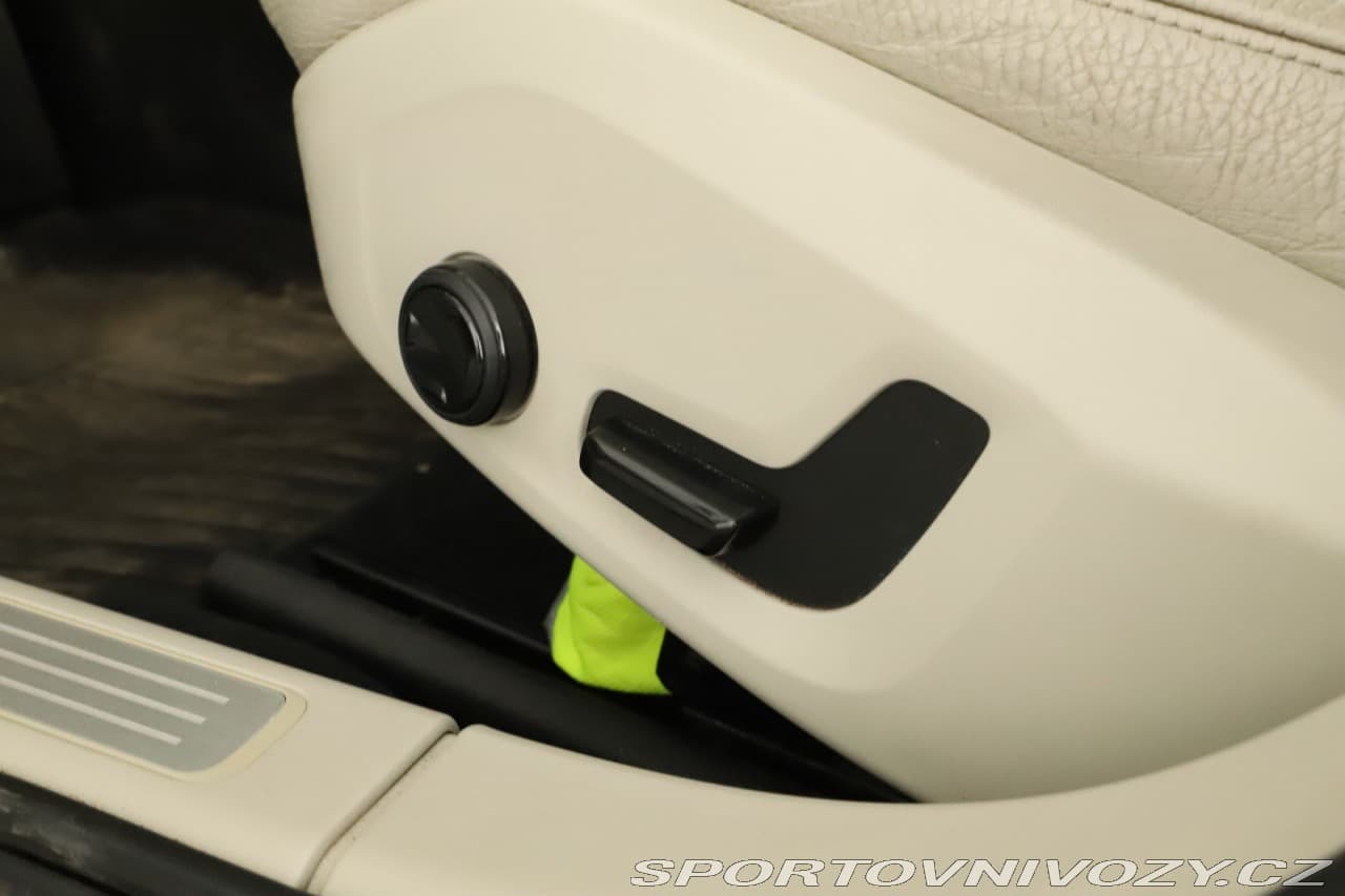 2017 Volvo V90 - 13