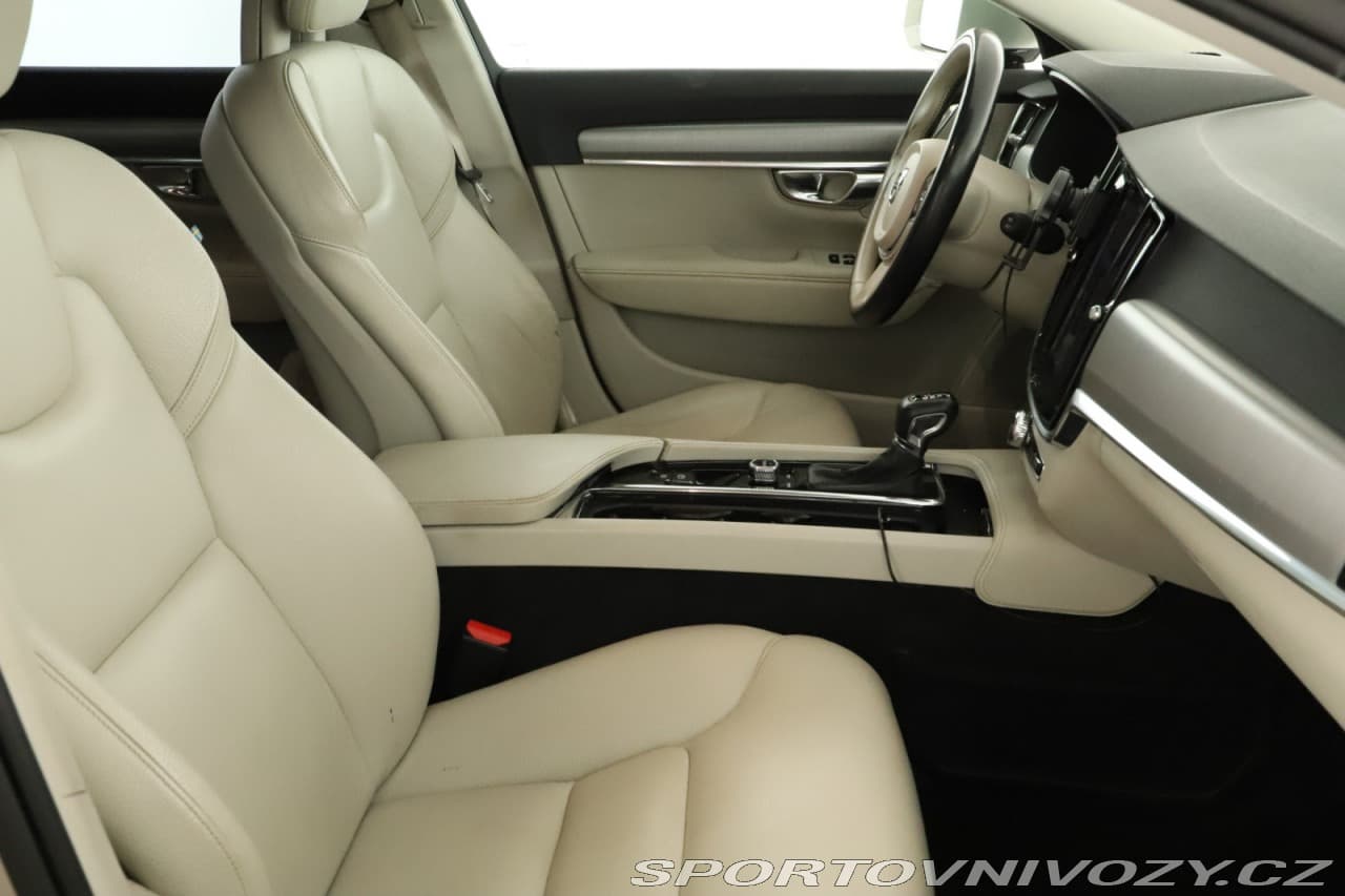 2017 Volvo V90 - 15