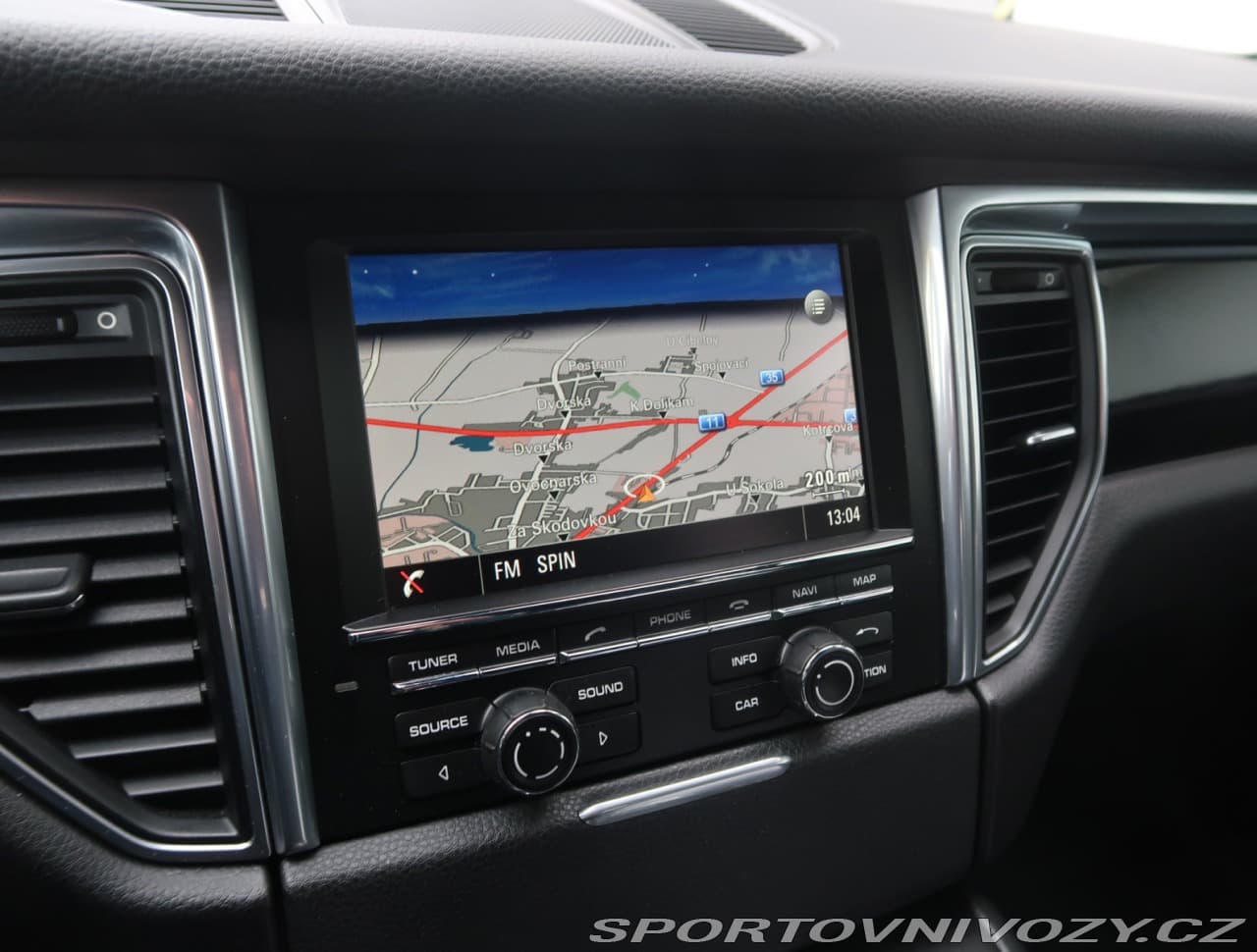 2014 Porsche MACAN - 16