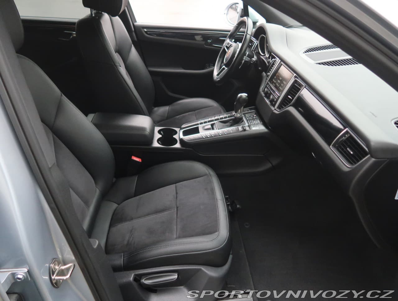 2014 Porsche MACAN - 9