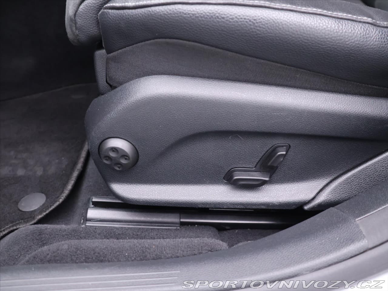 2016 Mercedes-Benz E-CLASS - 18