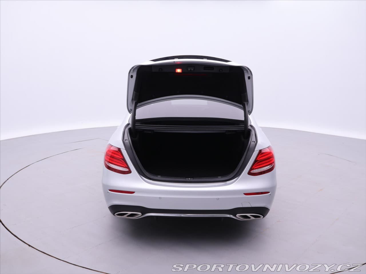 2016 Mercedes-Benz E-CLASS - 9