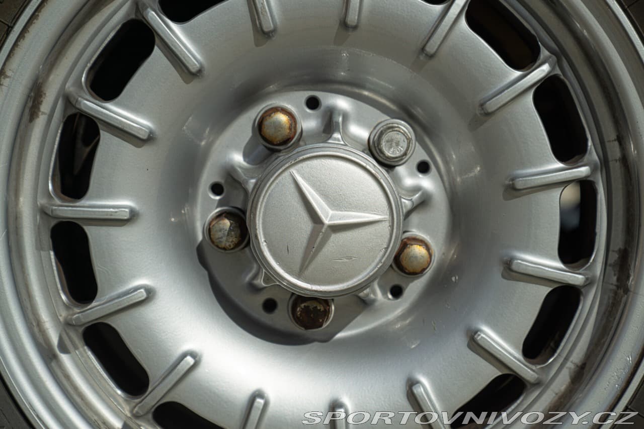 1977 Mercedes-Benz SL - 17