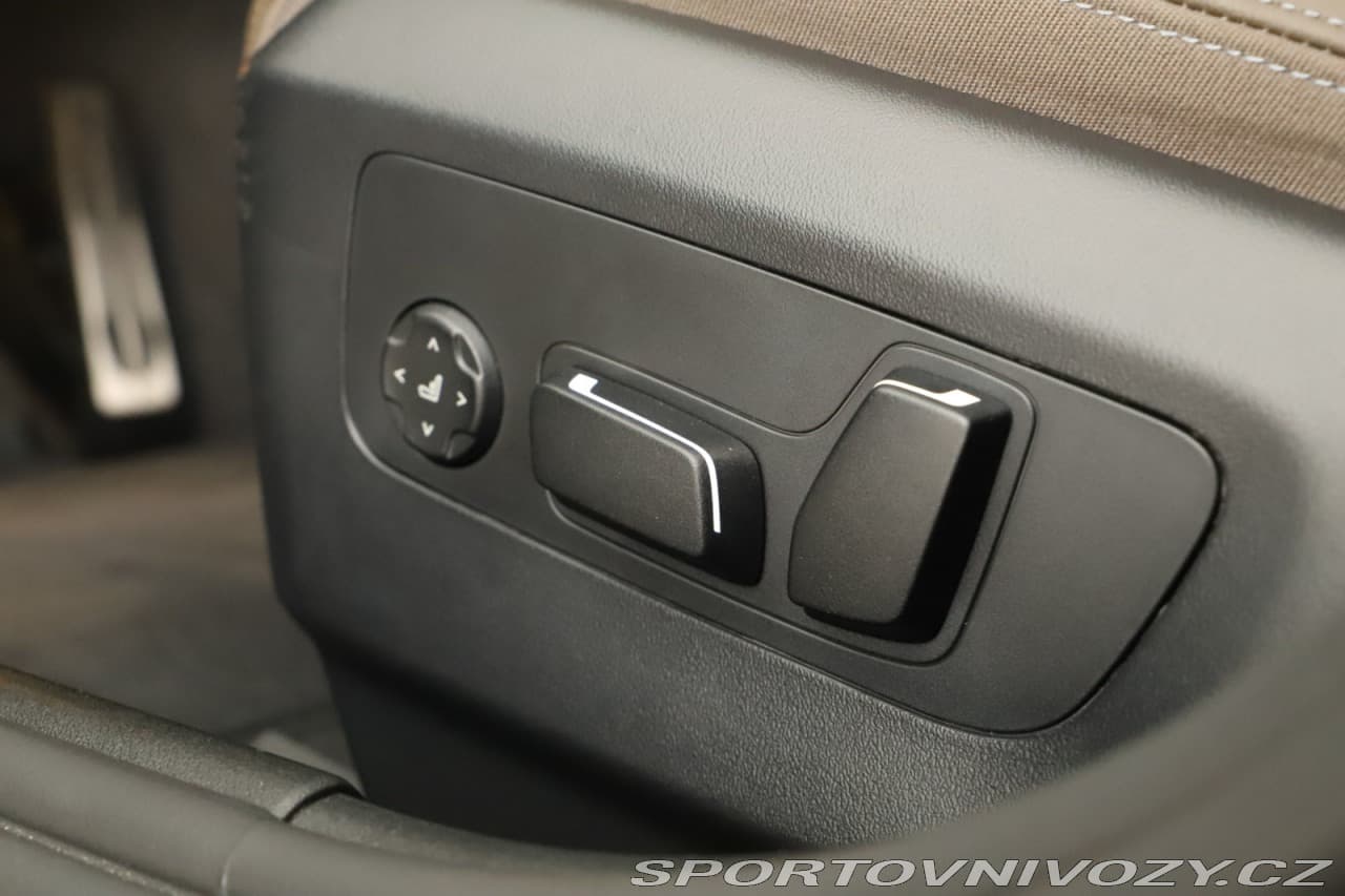 2025 BMW 5-SERIES - 19