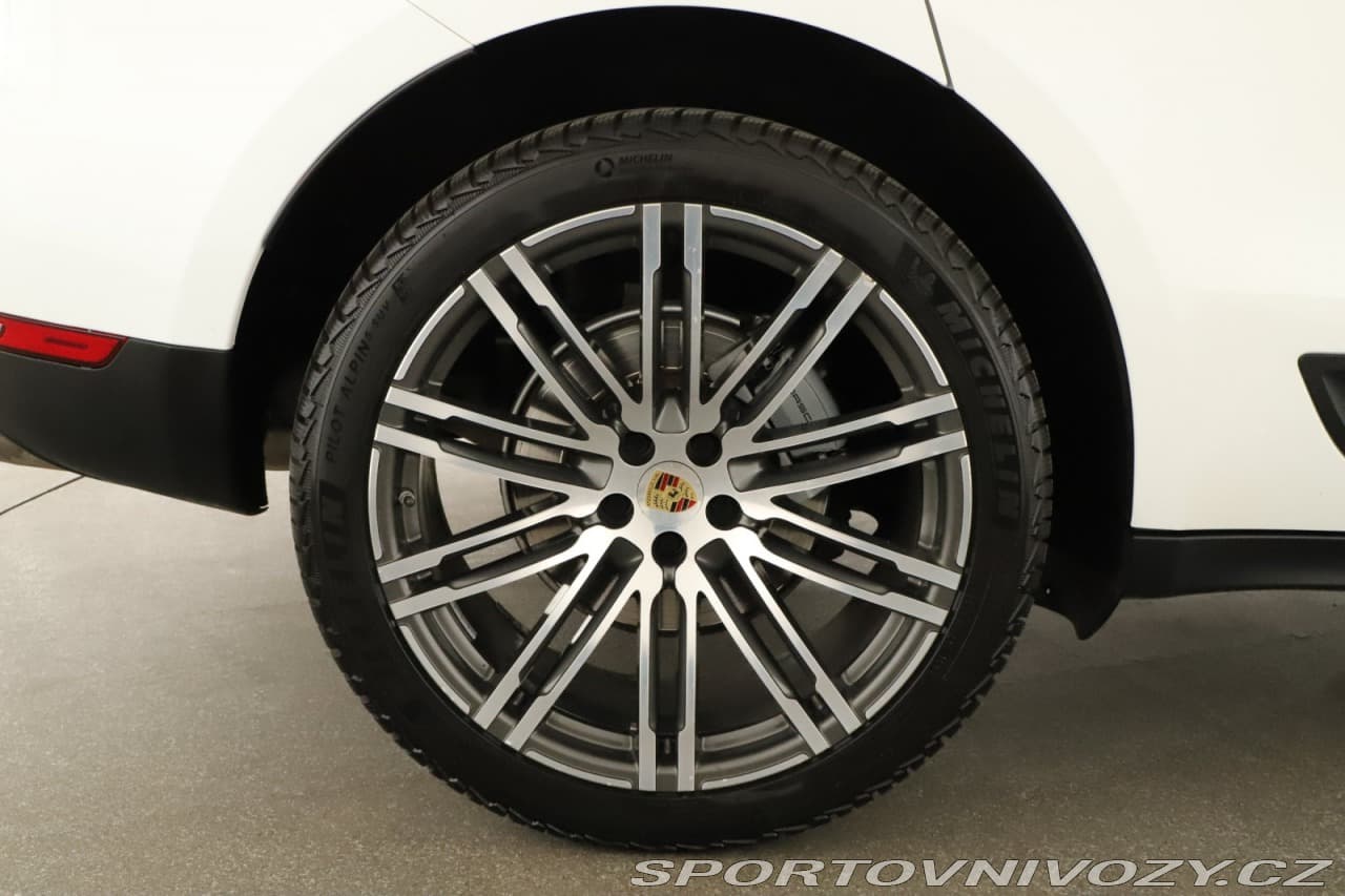 2014 Porsche MACAN - 12