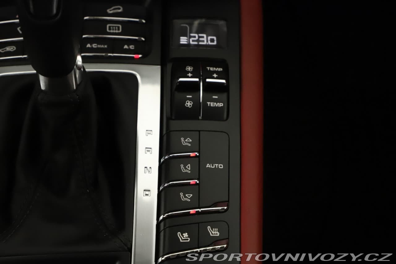 2014 Porsche MACAN - 17