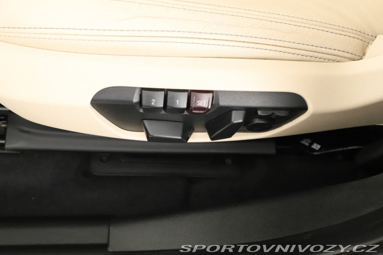2017 BMW X1 - 11