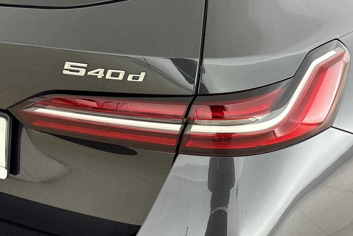 2025 BMW 5-SERIES - 5
