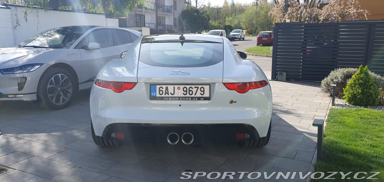 2016 Jaguar F-TYPE - 12
