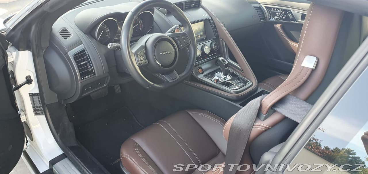 2016 Jaguar F-TYPE - 7