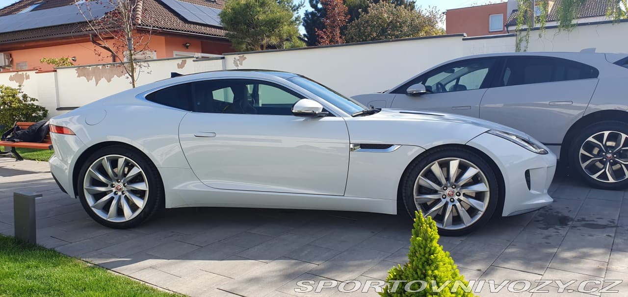2016 Jaguar F-TYPE - 9