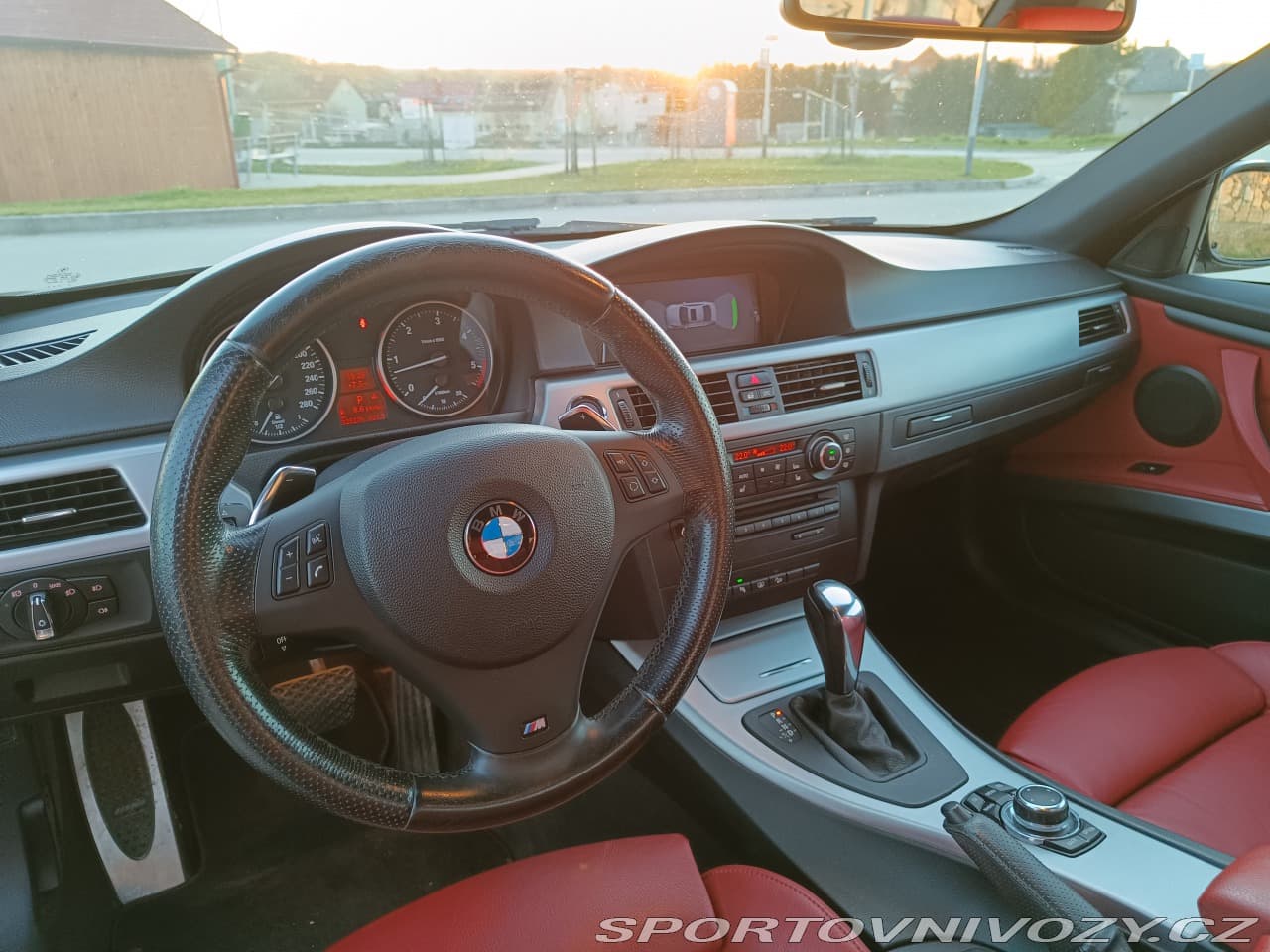 2010 BMW 3-SERIES - 15