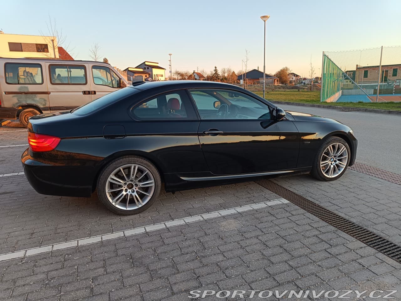 2010 BMW 3-SERIES - 9